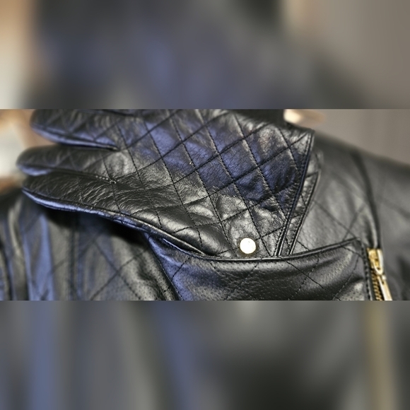 IMAN Global Chic Leather Jacket with Matching Driving Gloves - Picture 10 of 13